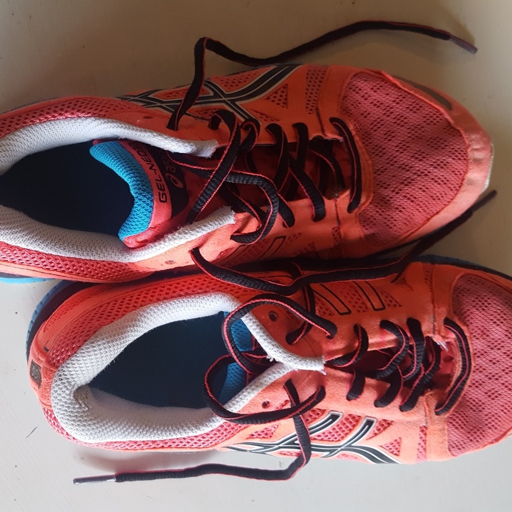 Neon Asics size 7